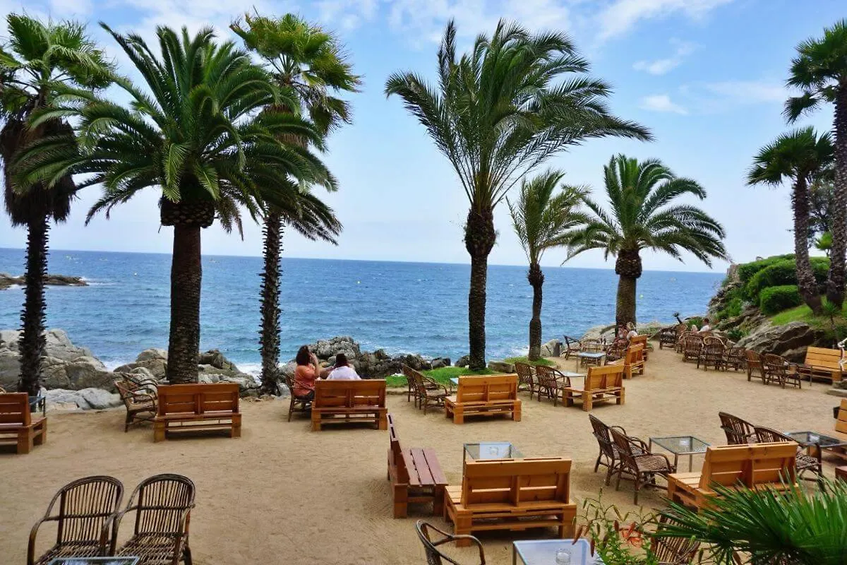 Enjoy Your Holidays With Us !!, Terrace 25M2 - Apartment 65M2 3 Bedrooms, Capacity 4-6Pers, Wifi, Ideal To Digital Nomad Beach 5Min Walking, 4 Pools, Parking Opt, Air Conditioning Lloret de Mar Spanien