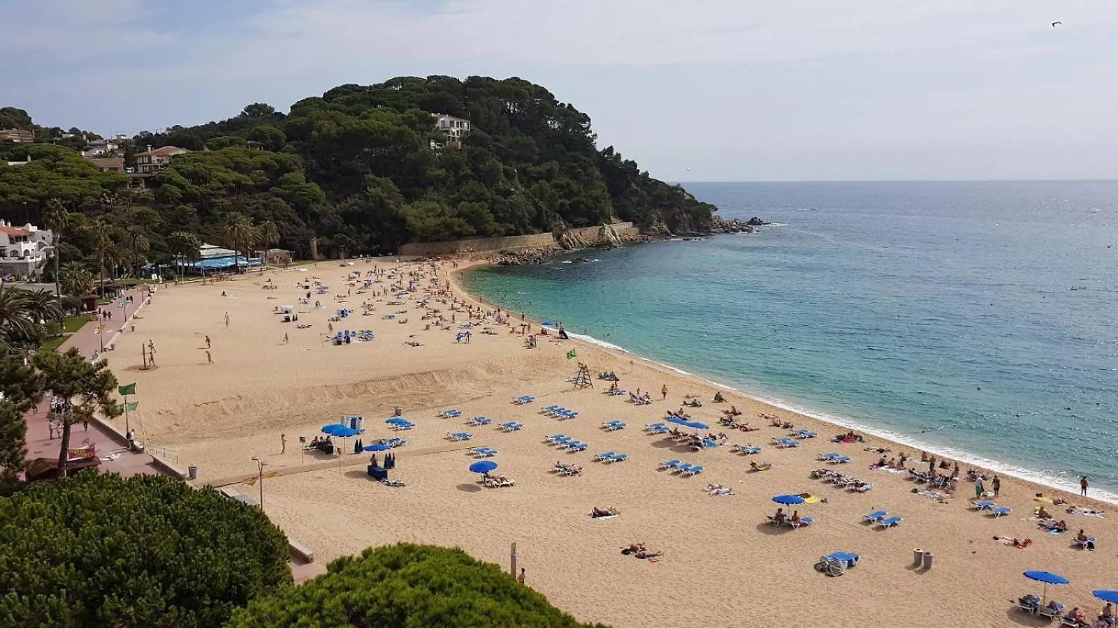 Enjoy Your Holidays With Us !!, Terrace 25M2 - Apartment 65M2 3 Bedrooms, Capacity 4-6Pers, Wifi, Ideal To Digital Nomad Beach 5Min Walking, 4 Pools, Parking Opt, Air Conditioning Lloret de Mar Spanien